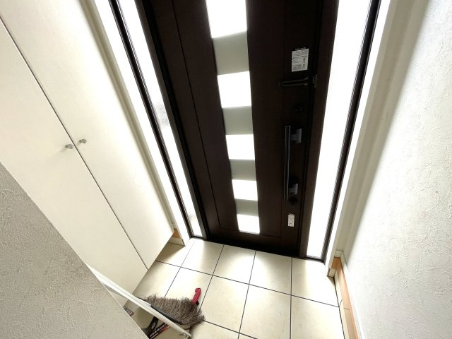 茂原市東郷中古戸建の玄関