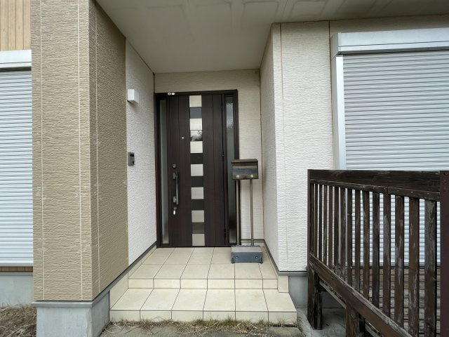 茂原市東郷中古戸建のエントランス