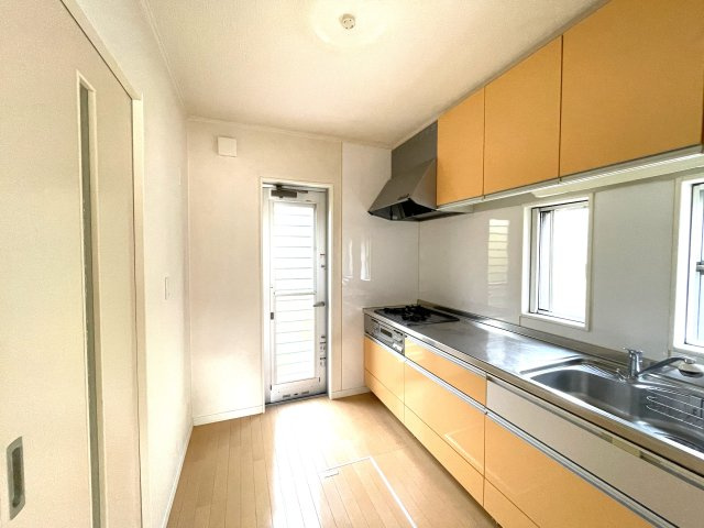 茂原市東郷中古戸建の居間・リビング