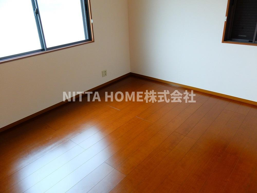 カンパーニュ黒岡 A棟の洋室|７帖の洋室のお部屋です★