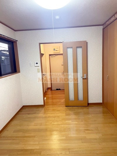 シュール松庵の寝室