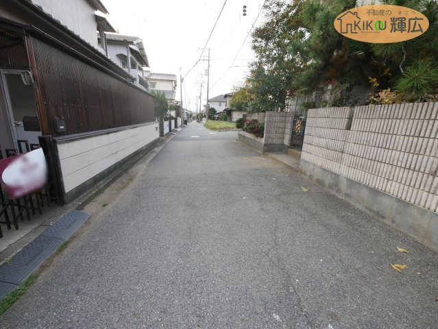 【前面道路含む現地写真】 | 加古川市平岡町新在家　中古戸建