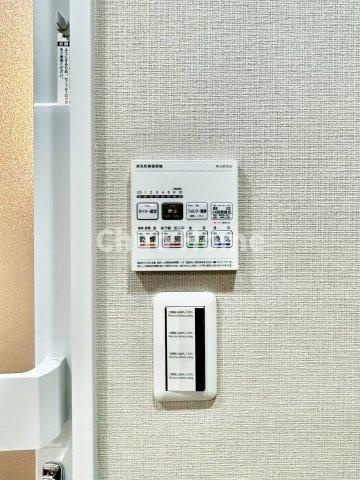 なぎさニュータウン5号棟の浴室|【浴室乾燥機】暖房・冷風・換気・乾燥が可能です。毎日を快適に過ごせるうれしい機能が揃っています。雨の日の洗濯物も安心です。