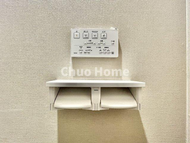 なぎさニュータウン5号棟のトイレ|【ウォシュレット】清潔に使いたいお手洗いには最適な設備です。もちろんウォームレットも標準装備です。