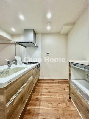 【キッチン】 | なぎさニュータウン5号棟 | ワイドで収納豊富なシステムキッチン