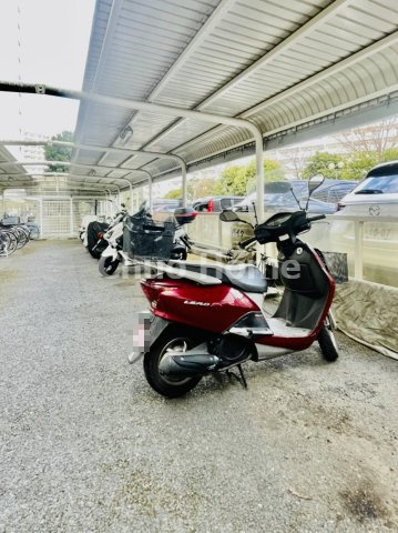 なぎさニュータウン5号棟の駐車場|【バイク置場】最新の空き状況や費用などの詳細は担当スタッフまでお問い合わせください。