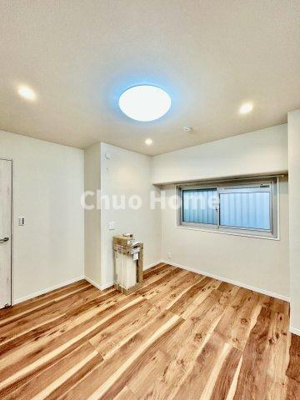 【子供部屋】 | なぎさニュータウン5号棟 | 【子供部屋】お子様を持つ家庭の約6割が「家族や子どものため」に購入を希望。入学後の転校を避け、広い空間でのびのび育てたいなどの親心が、家探しのきっかけになっているようです。