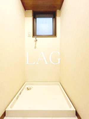 【設備】 | キミシゲビル | 室内洗濯機置き場です。