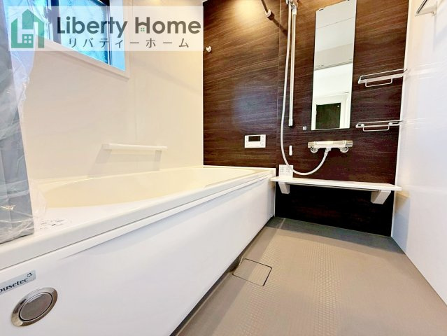 ワイウッドコート土浦市神立町第１期　新築戸建　9号棟の浴室