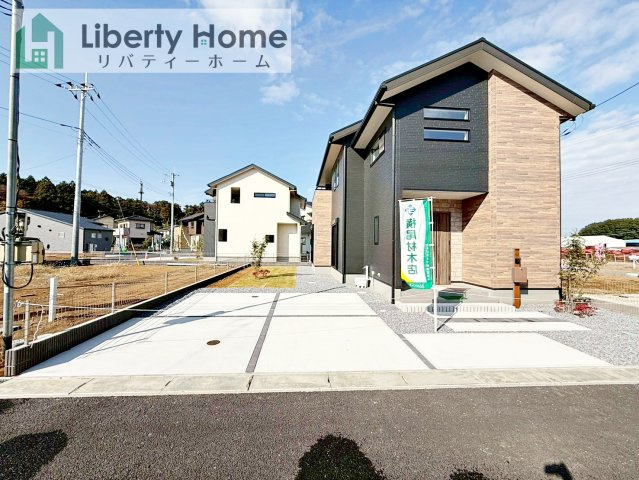 ワイウッドコート土浦市神立町第１期　新築戸建　9号棟の駐車場