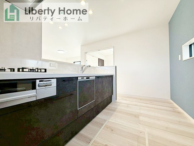 ワイウッドコート土浦市神立町第１期　新築戸建　9号棟のキッチン