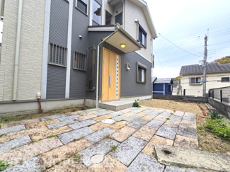 【玄関】 | 川西市けやき坂４丁目中古戸建 | 玄関前です♪