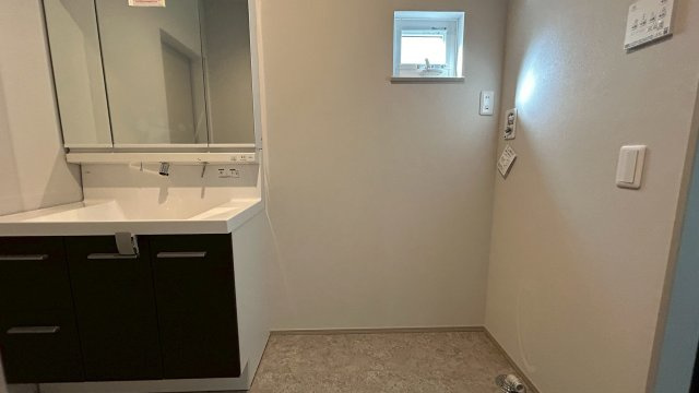 久留米市江戸屋敷2丁目のランドリースペース