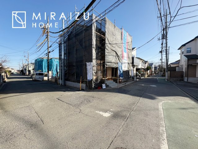 【前面道路含む現地写真】 | 人生100年時代、永く安心してお住まいいただくために、大切なご家族と財産を守ることのできる地震に強い安心な住宅！お休みの日にご家族で見学はいかがでしょう♪