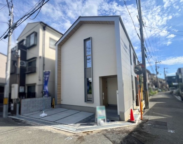 豊中市長興寺南3丁目　新築戸建の外観|物件の外観です