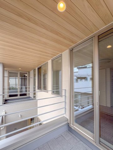 豊中市長興寺南3丁目　新築戸建のバルコニー|お洗濯にも便利なバルコニー付き