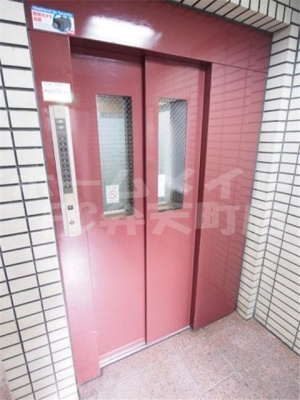 【ロビー】 | シーサイドアベニュー | エレベーターがあります