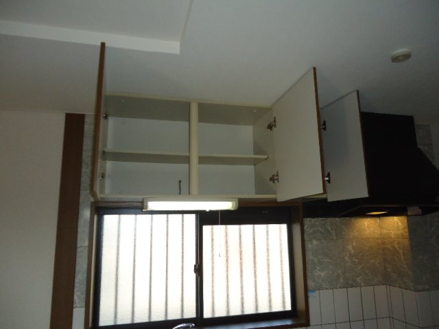 ロイヤルハイツ藤田の収納|キッチン上収納