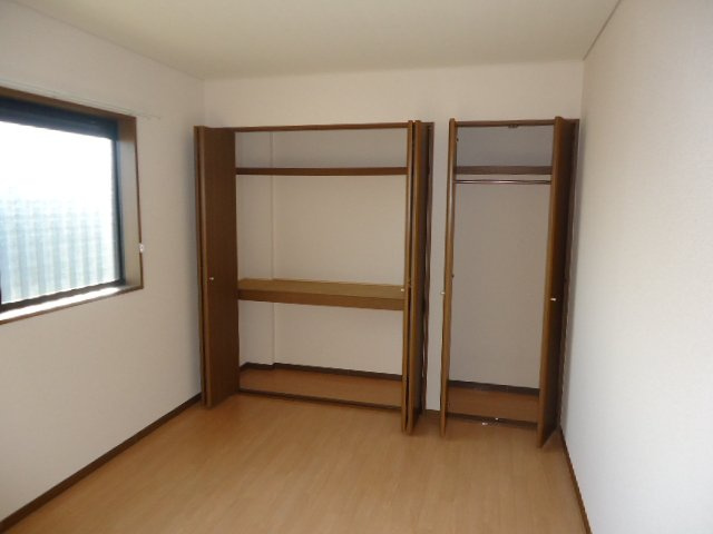 ロイヤルハイツ藤田の内装|洋室