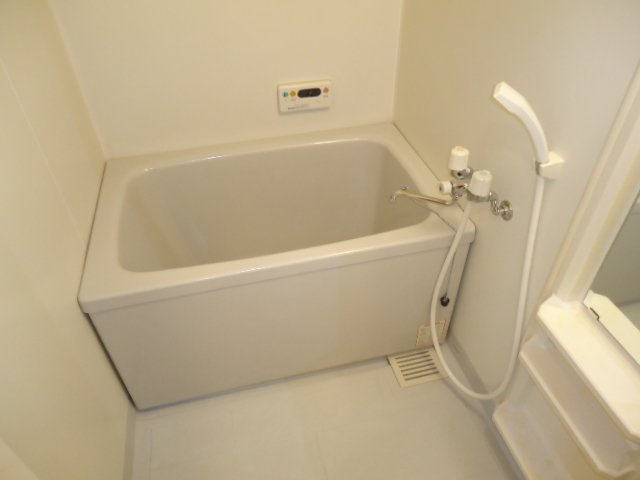 ロイヤルハイツ藤田の浴室|バス