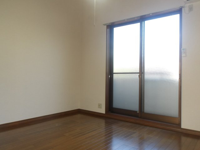 ヴィラＡの洋室|コンパクトで使いやすい洋室です