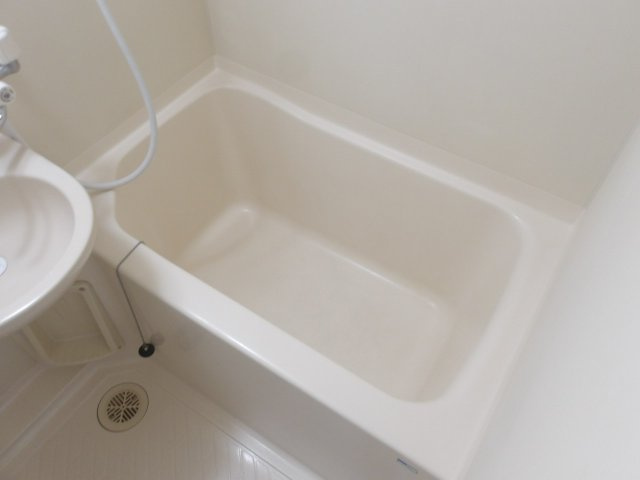 ヴィラＡの浴室|日々の疲れを癒すお風呂付です