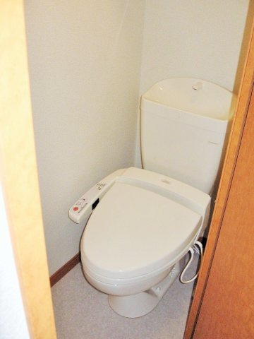 レオパレスＮ．Ｋのトイレ|温水洗浄便座付き