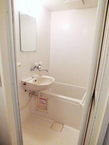 レオパレスＮ．Ｋの浴室|バストイレ別