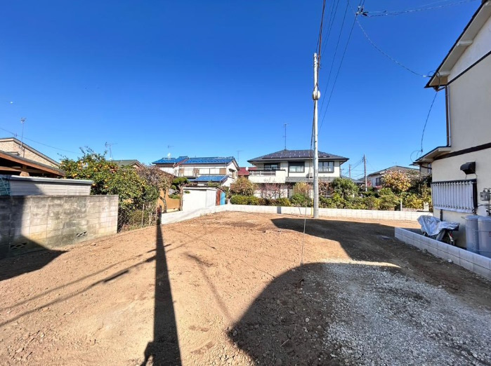敷地面積37坪　売地　川越市石原町二丁目　5期の前面道路含む現地写真|二方道路！東側公道約4.0ｍ、3.0m接道 ・ 南側公道約4.0ｍ、3.0ｍ接道
