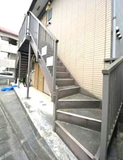 メゾンクアトロのエントランス|建物入り口です。