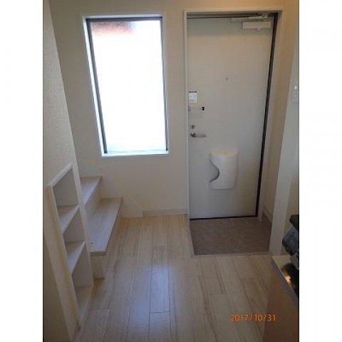 丹那コーポラスⅡの玄関