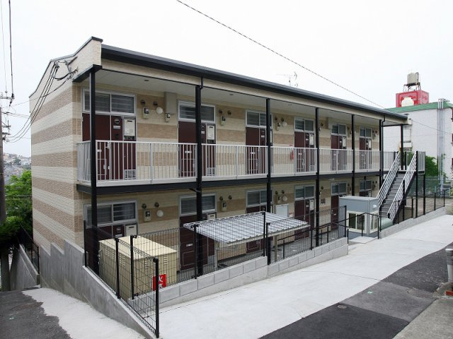 神戸市垂水区高丸４丁目のアパート