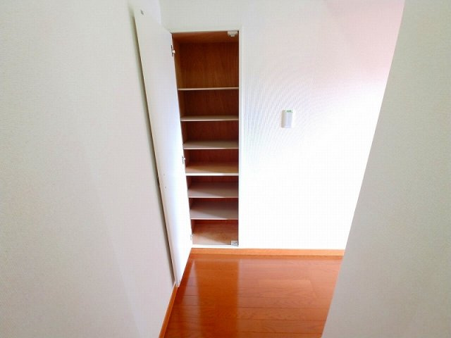 レオネクストわかばの内装|靴箱　※画像は2階部屋