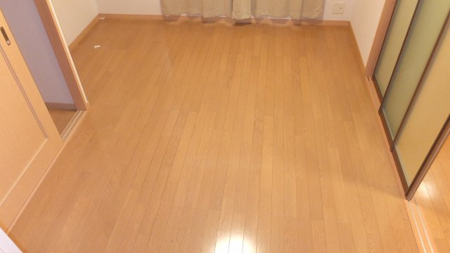 レオパレス奈成の寝室|フローリングタイプのお部屋になります。