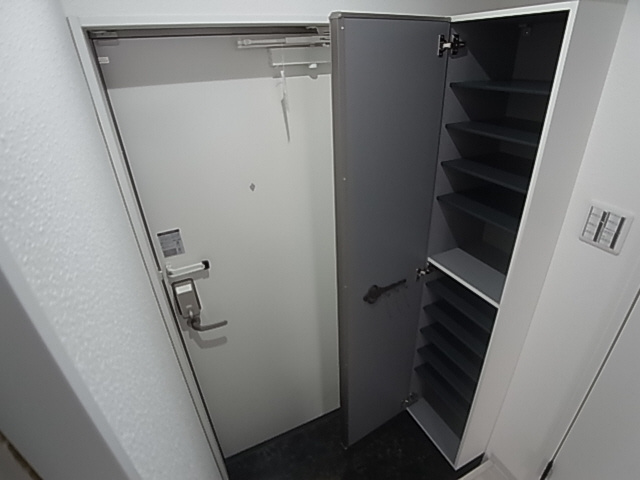 神戸市須磨区妙法寺字道正川のアパートの玄関|玄関