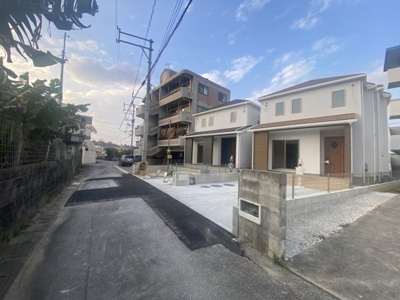 【前面道路含む現地写真】 | 読谷村長浜（全2棟）ラストB号棟 | ※南西側道路♪