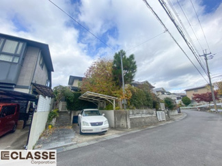 【完成予想図】 | 城陽市寺田市ノ久保　2区画　A号地　売土地　建築条件付き | アトリエスタイルハウス仕様の窓はペアガラス、サッシはアルミ×樹脂複合のハイブリットサッシを採用。ガラスの間には断熱性の高いアルゴンガスを充填しておりますので、より断熱性能が高まる仕様になっております。