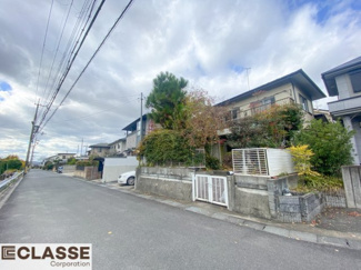 【外観パース】 | 城陽市寺田市ノ久保　2区画　A号地　売土地　建築条件付き | 参考プランになりますので、お客様のお好みの外観を一緒に作らせていただきます。外壁には、メンテナンスが楽な光セラを採用しており、汚れがつきにくく、色あせもしにくいのでおススメです！