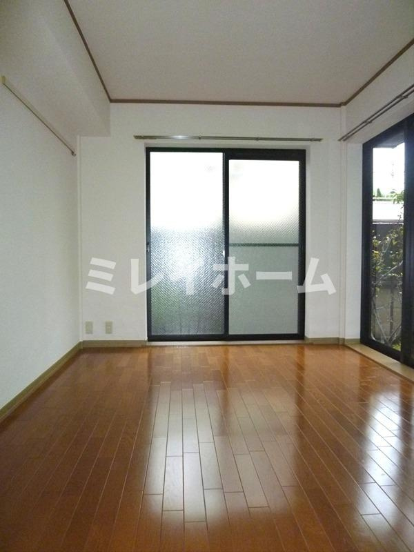 REPOSEの居間・リビング