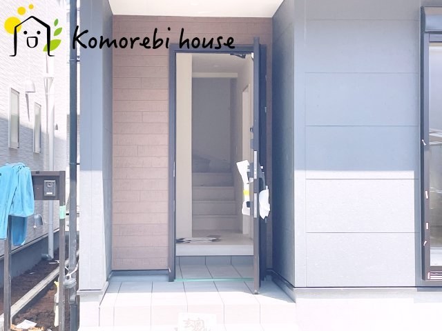 さいたま市西区佐知川　第２　新築一戸建て　リーブルガーデン　03の玄関|きれいな玄関です