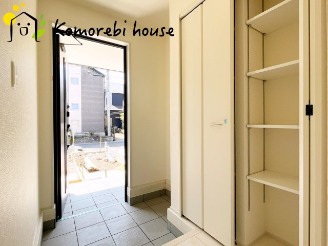 さいたま市西区佐知川　第２　新築一戸建て　リーブルガーデン　03の玄関|玄関です