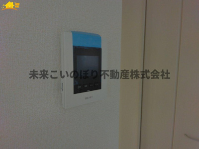 【防犯設備】 | Livele Fine加須市南大桑2号棟 | TVインターフォンは来訪者の確認にとても便利で安心です。
録画システム付きなので、留守時の確認も可能です。