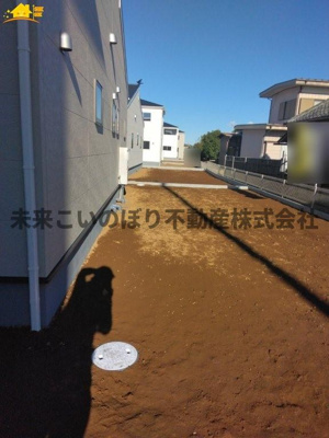 【庭】 | Livele Fine加須市南大桑2号棟 | 広いお庭は、家庭菜園スペース、BBQ、使い方いろいろ！！
お子様も自由に遊ばせてあげられます♪
休日が待ち遠しくなりますね！