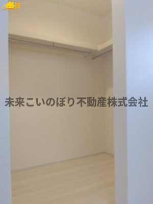【収納】 | Livele Fine加須市南大桑2号棟 | たくさん収納可能なウォークインクローゼットがあるので、収納家具を置かずにお部屋がスッキリ！