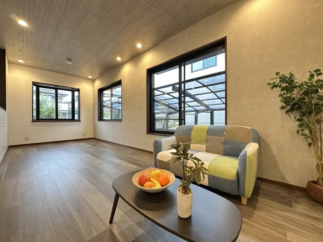 神戸市西区桜が丘東町6丁目戸建の居間・リビング