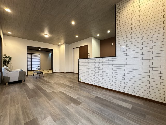 神戸市西区桜が丘東町6丁目戸建の居間・リビング