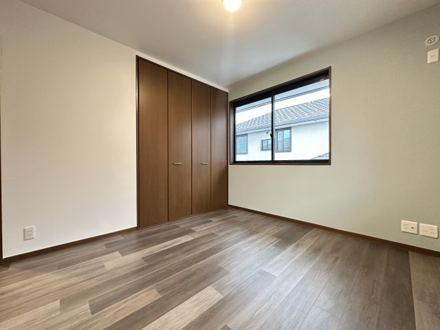 神戸市西区桜が丘東町6丁目戸建の洋室