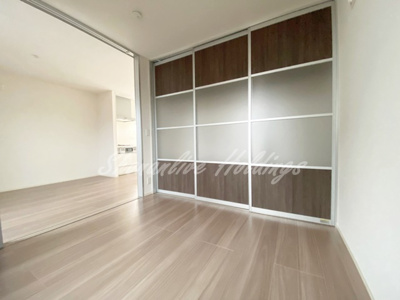 【寝室】 | ALLES | お洒落なフローリングタイプ♪