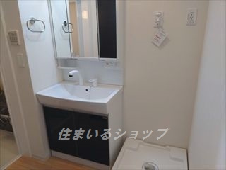 チコカメヤマの洗面所|三面鏡付シャンプードレッサー