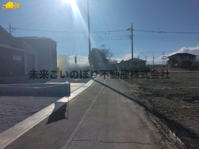 【前面道路含む現地写真】 | Livele Fine加須市南大桑3号棟 | 前面道路含む現地写真です